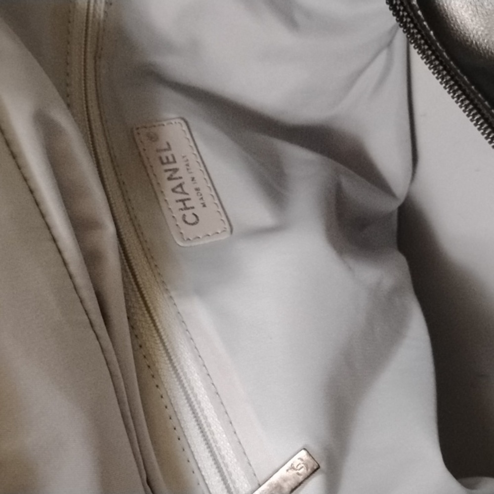 Chanel Vintage Tote - Picture 7 of 15